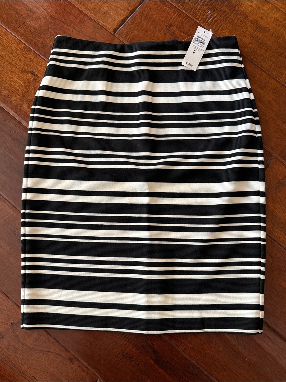 NWT Ann Taylor Black and White Striped Pencil Skirt Size 0